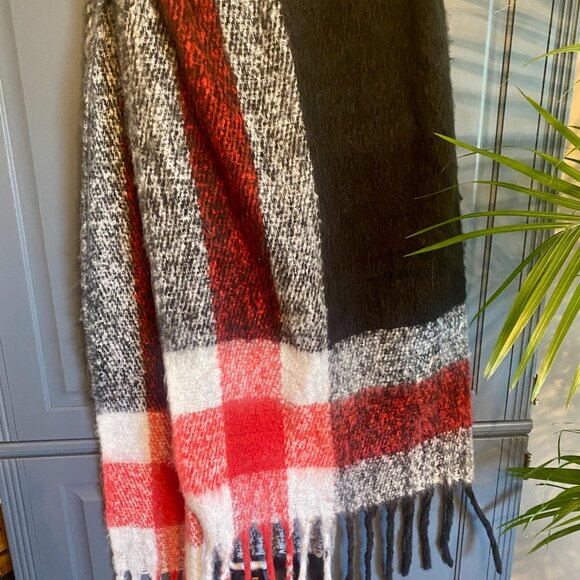 Cozy Fringe Long Scarf: Renee's NYC Accressories - Picture 5 of 5